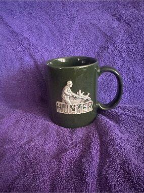 Hunter Dark Green Ceramic Coffee Mug with Raised Hunting Emblem
